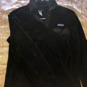 Black Patagonia sweatshirt
